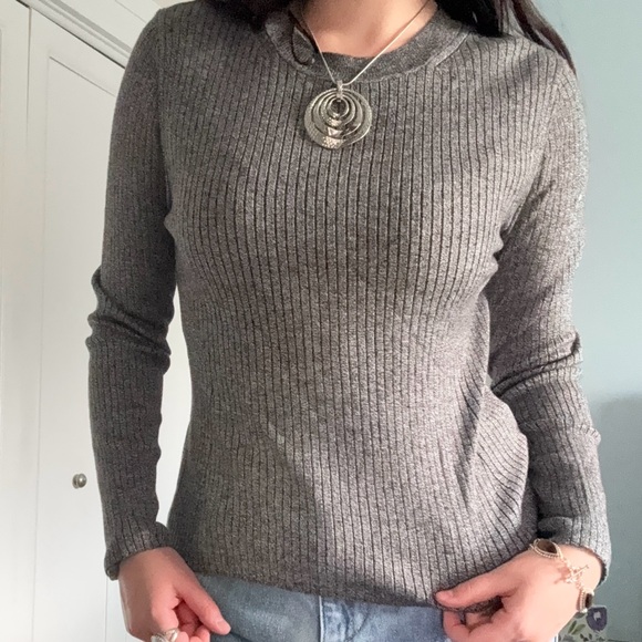 H&M Gray Ribbed Knit Long Sleeve Sweater - Size L - Picture 1 of 3